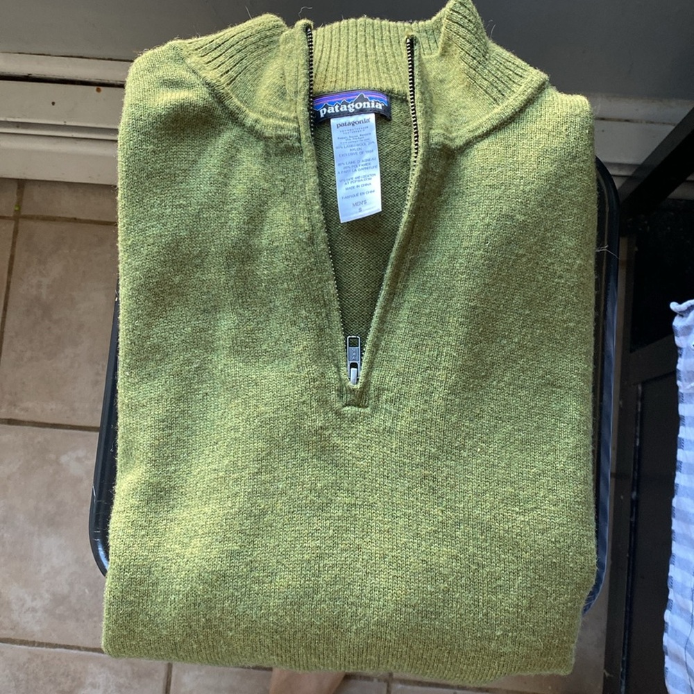 Men’s Patagonia sweater